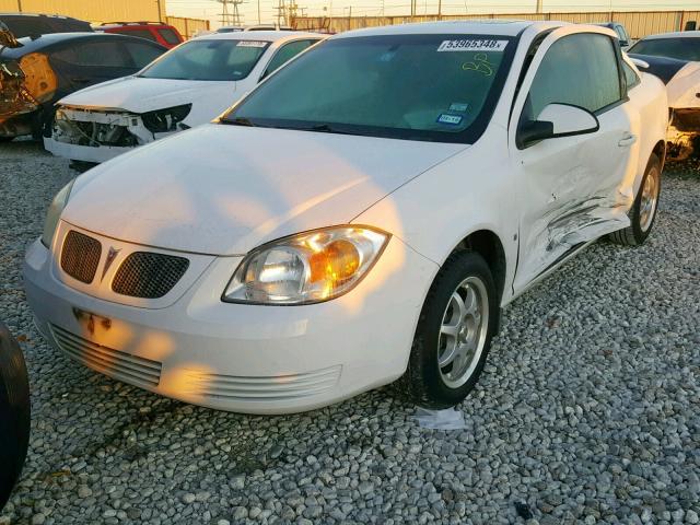 1G2AL18F587117977 - 2008 PONTIAC G5 WHITE photo 2