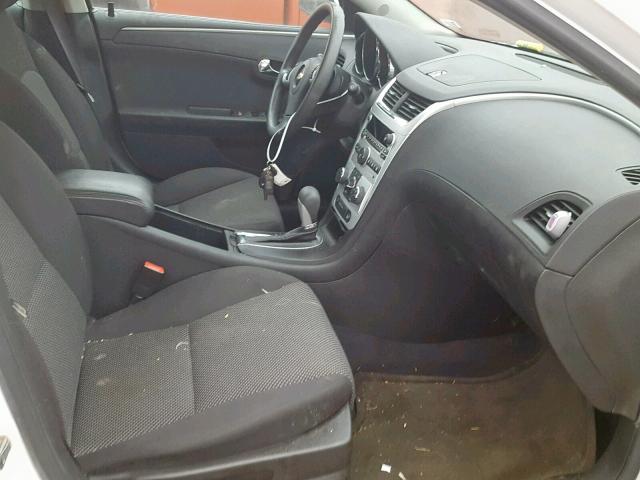 1G1ZC5E09AF236674 - 2010 CHEVROLET MALIBU 1LT WHITE photo 5