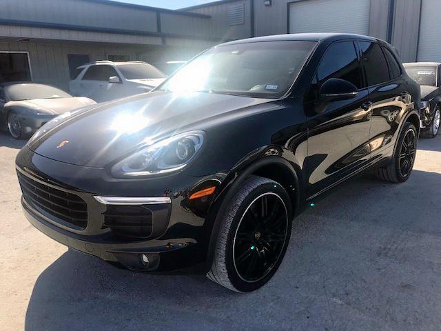 WP1AA2A25GKA37779 - 2016 PORSCHE CAYENNE BLACK photo 2