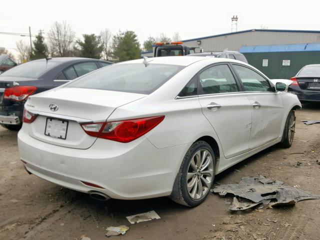 5NPEC4AC6DH802977 - 2013 HYUNDAI SONATA SE WHITE photo 4