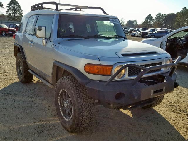 JTEBU11F470048256 - 2007 TOYOTA FJ CRUISER SILVER photo 1