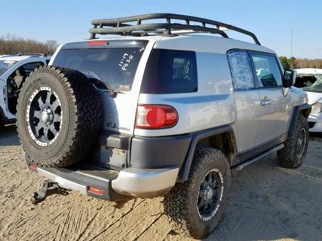 JTEBU11F470048256 - 2007 TOYOTA FJ CRUISER SILVER photo 4