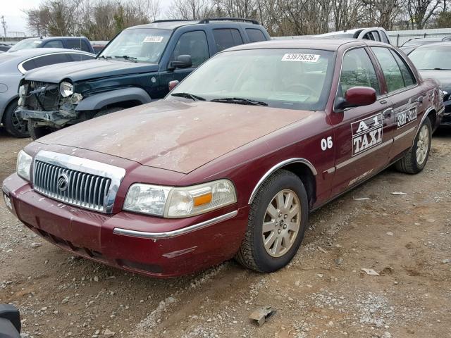 2MEHM75V26X613010 - 2006 MERCURY GRAND MARQ MAROON photo 2