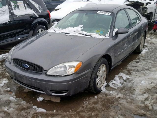 1FAFP56275A234199 - 2005 FORD TAURUS SEL GRAY photo 2