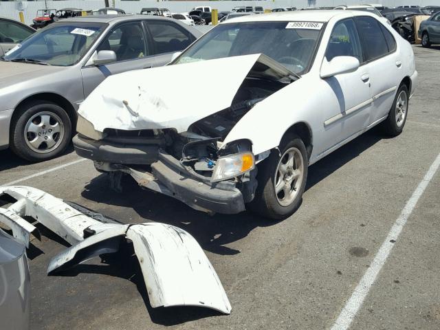 1N4DL01D9WC182045 - 1998 NISSAN ALTIMA XE WHITE photo 2