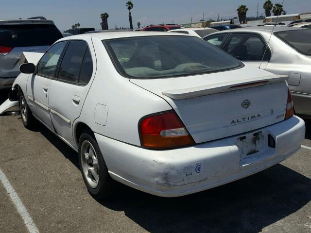 1N4DL01D9WC182045 - 1998 NISSAN ALTIMA XE WHITE photo 3