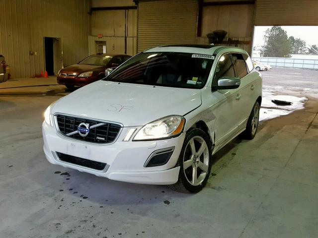 YV4902DZ3D2382141 - 2013 VOLVO XC60 T6 WHITE photo 2