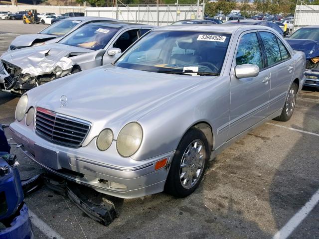 WDBJF65J6YB093676 - 2000 MERCEDES-BENZ E 320 SILVER photo 2