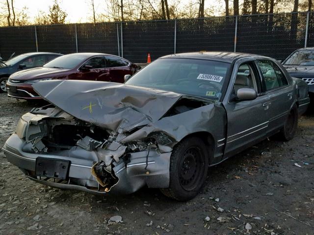 2FAFP73W4WX149624 - 1998 FORD CROWN VICT GRAY photo 2