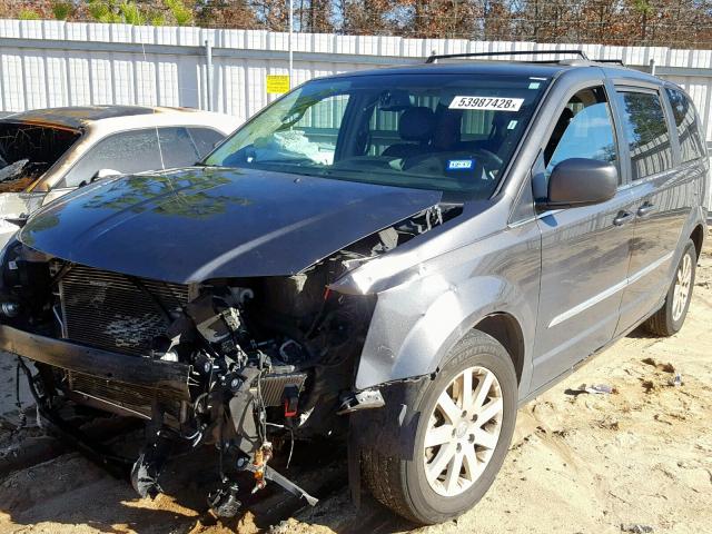 2C4RC1BG7GR268512 - 2016 CHRYSLER TOWN & COU SILVER photo 2