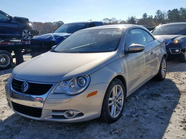 WVWFA71F29V013075 - 2009 VOLKSWAGEN EOS LUX Srebrny zdjęcie 2