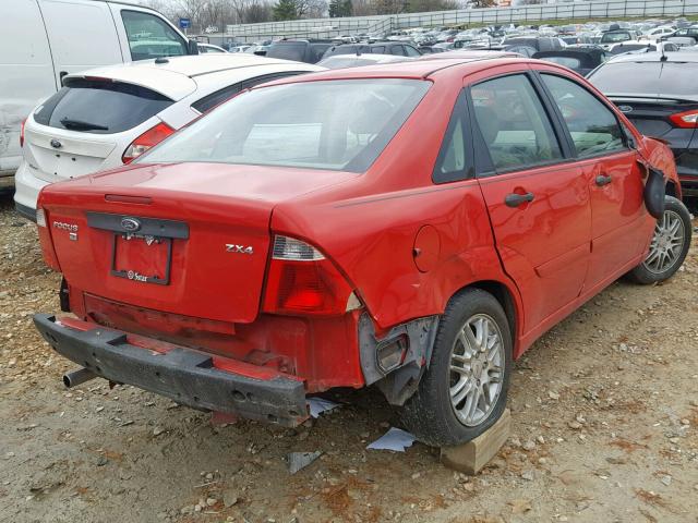 1FAFP34N65W296276 - 2005 FORD FOCUS ZX4 RED photo 4