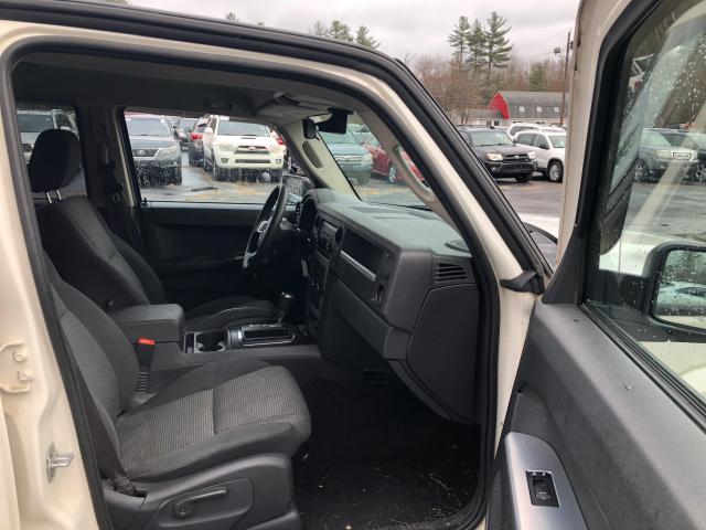 1J8HH48K88C142852 - 2008 JEEP COMMANDER WHITE photo 5