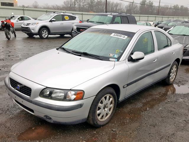 YV1RS61R812026377 - 2001 VOLVO S60 SILVER photo 2