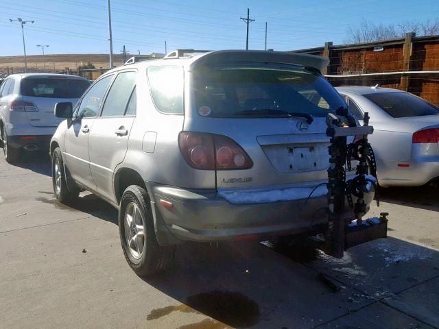 JT6HF10U7Y0136669 - 2000 LEXUS RX 300 SILVER photo 3