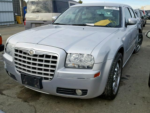 2C3JK53G15H695259 - 2005 CHRYSLER 300 TOURIN SILVER photo 2