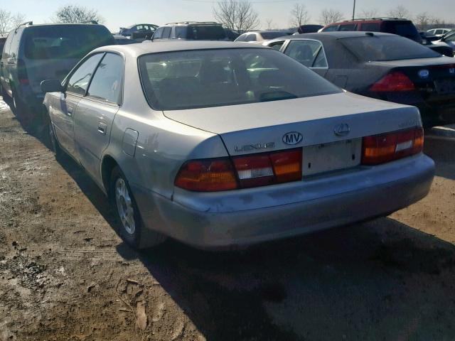 JT8BF28G5W5036412 - 1998 LEXUS ES 300 SILVER photo 3