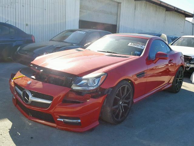 WDDPK4HA3CF036365 - 2012 MERCEDES-BENZ SLK 250 RED photo 2