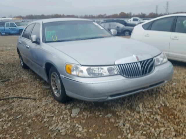 1LNHM82WX1Y633532 - 2001 LINCOLN TOWN CAR S SILVER photo 1