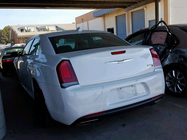 2C3CCABG8KH539599 - 2019 CHRYSLER 300 S WHITE photo 3