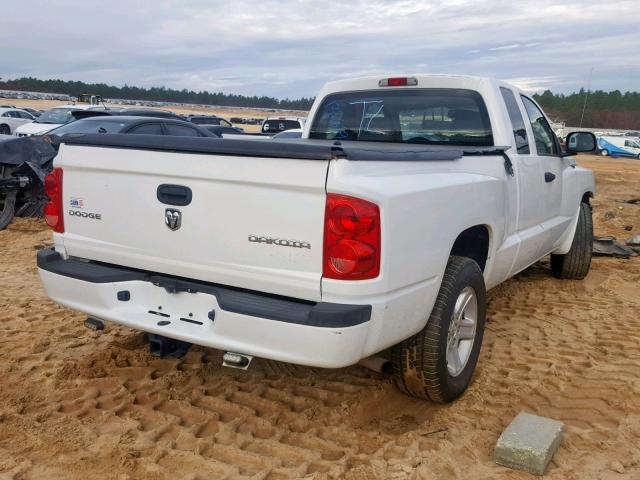 1D7RE3BK4BS648835 - 2011 DODGE DAKOTA SLT WHITE photo 4