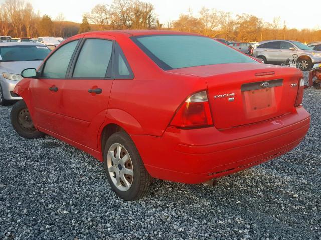 1FAFP34N65W243867 - 2005 FORD FOCUS ZX4 RED photo 3