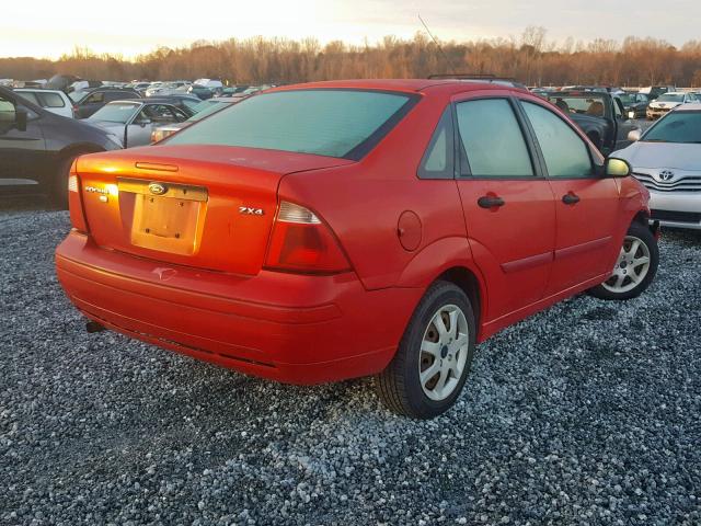 1FAFP34N65W243867 - 2005 FORD FOCUS ZX4 RED photo 4