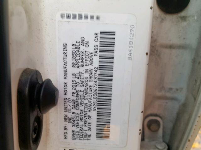 5Y2SL65867Z420742 - 2007 PONTIAC VIBE WHITE photo 10