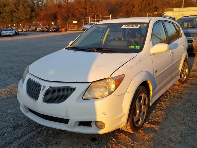 5Y2SL65867Z420742 - 2007 PONTIAC VIBE WHITE photo 2