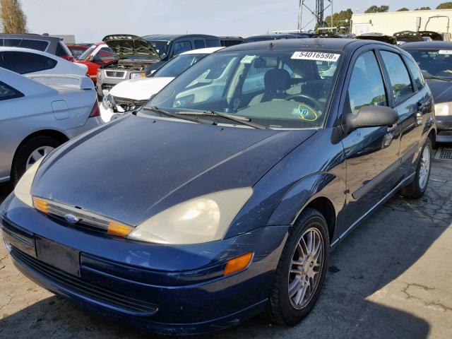 3FAFP37383R192446 - 2003 FORD FOCUS ZX5 BLUE photo 2