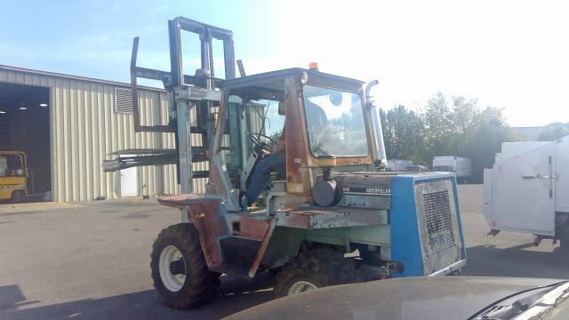 5BB00329 - 1997 CATERPILLAR FORKLIFT BLUE photo 2