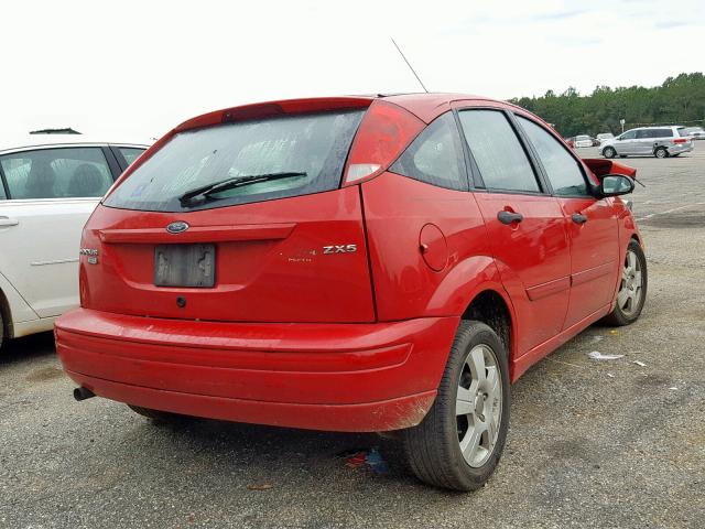 1FAFP37N36W236436 - 2006 FORD FOCUS ZX5 RED photo 4