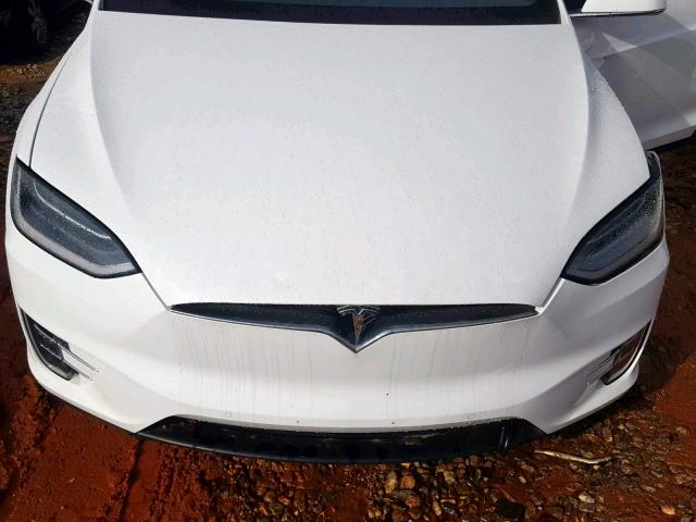 5YJXCBE2XGF025723 - 2016 TESLA MODEL X WHITE photo 7