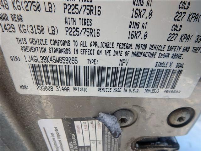 1J4GL38K45W659095 - 2005 JEEP LIBERTY RE GRAY photo 9