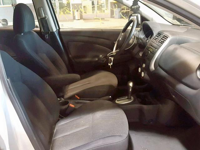 3N1CN7AP3EL864718 - 2014 NISSAN VERSA SV SILVER photo 5