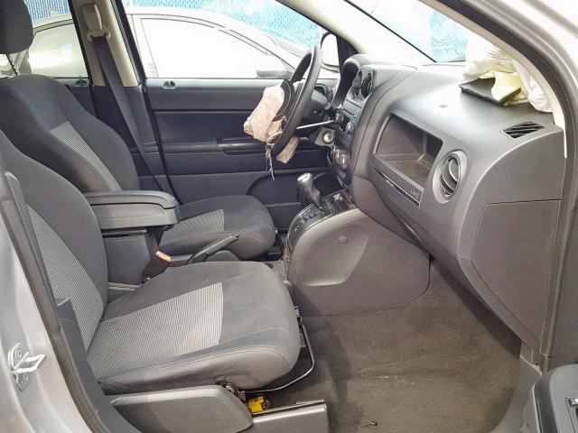 1J4NT1FA4BD288209 - 2011 JEEP COMPASS SP 银色 照片 5