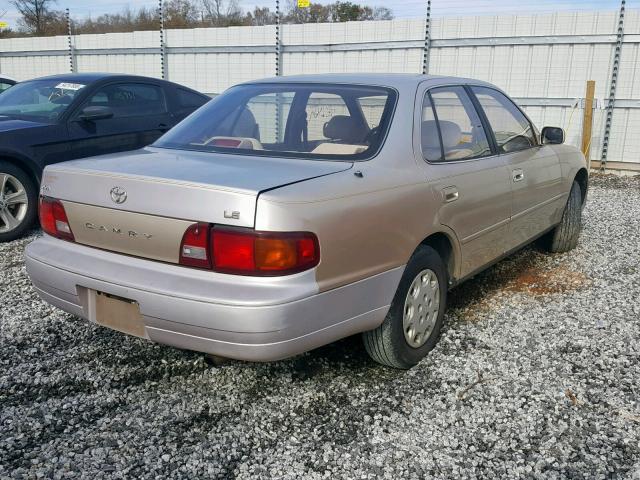 4T1SK12E0SU624261 - 1995 TOYOTA CAMRY LE GOLD photo 4