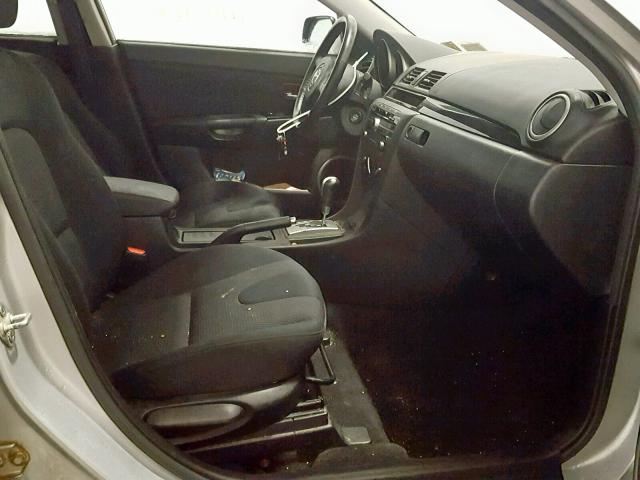 JM1BK344981132195 - 2008 MAZDA 3 HATCHBAC SILVER photo 5