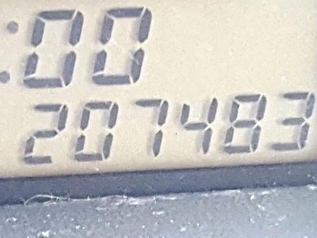 JTLKT324964039628 - 2006 TOYOTA SCION XB WHITE photo 8