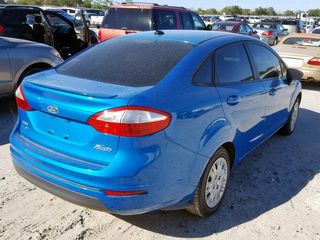 3FADP4BE9EM182563 - 2014 FORD FIESTA SE BLUE photo 4