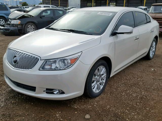 1G4GD5GRXCF267132 - 2012 BUICK LACROSSE P WHITE photo 2