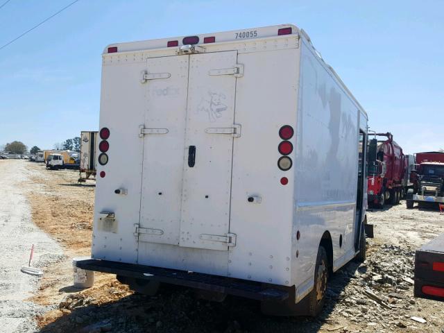 4UZABJCP74CM88912 - 2004 FREIGHTLINER CHASSIS M WHITE photo 4