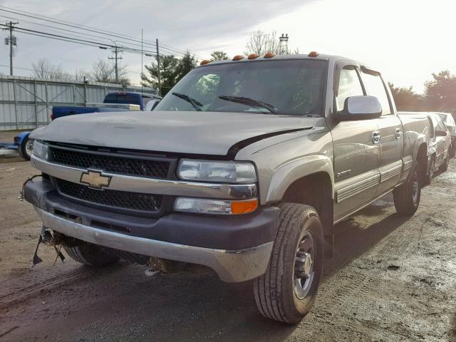 1GCHK23U42F158803 - 2002 CHEVROLET SILVERADO GOLD photo 2