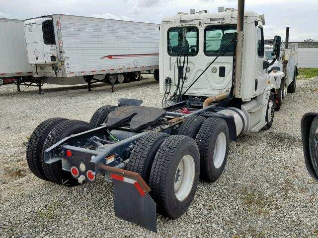 1FUJGEDV0CSBH3116 - 2012 FREIGHTLINER CASCADIA 1 WHITE photo 4