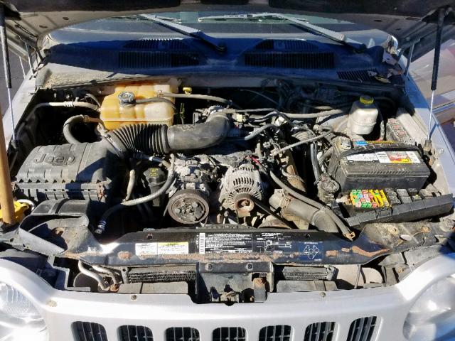 1J4GL58K94W323498 - 2004 JEEP LIBERTY LI SILVER photo 7