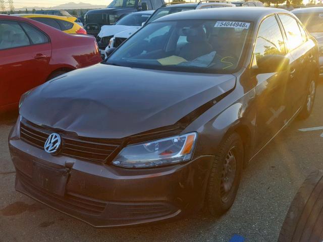 3VW2K7AJ7BM374668 - 2011 VOLKSWAGEN JETTA BASE 棕色 照片 2