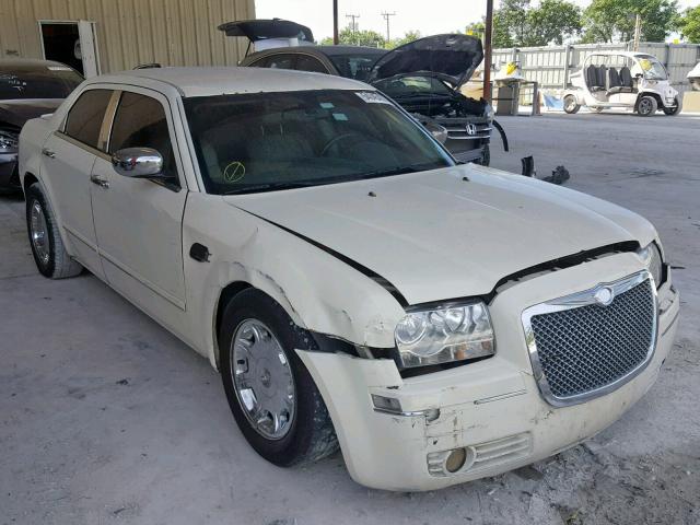 2C3JA53G75H572407 - 2005 CHRYSLER 300 TOURIN WHITE photo 1