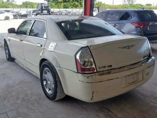 2C3JA53G75H572407 - 2005 CHRYSLER 300 TOURIN WHITE photo 3