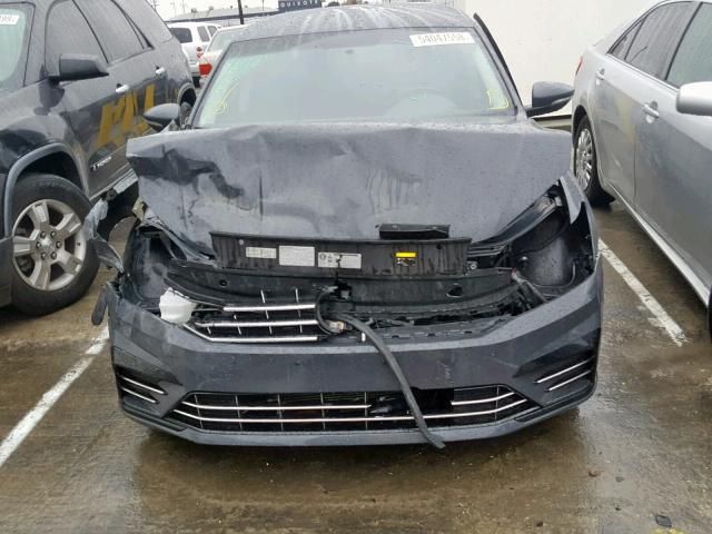 1VWDT7A38HC042157 - 2017 VOLKSWAGEN PASSAT R-L GRAY photo 9