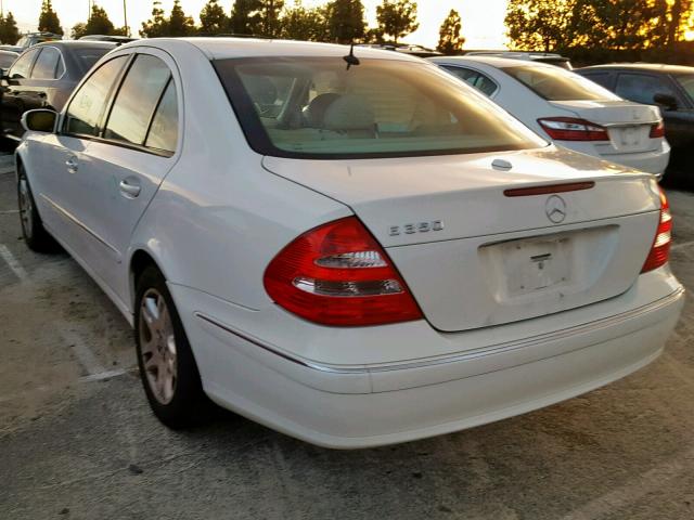 WDBUF56J86A814041 - 2006 MERCEDES-BENZ E 350 WHITE photo 3